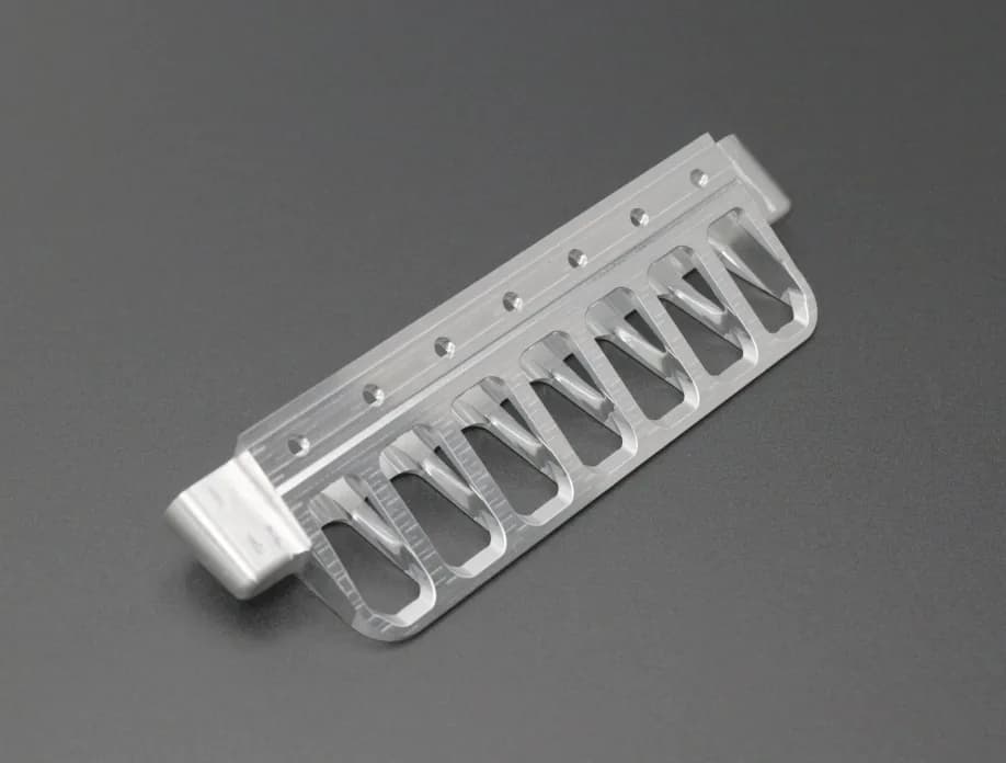 Lightweight equipment bracket machining example